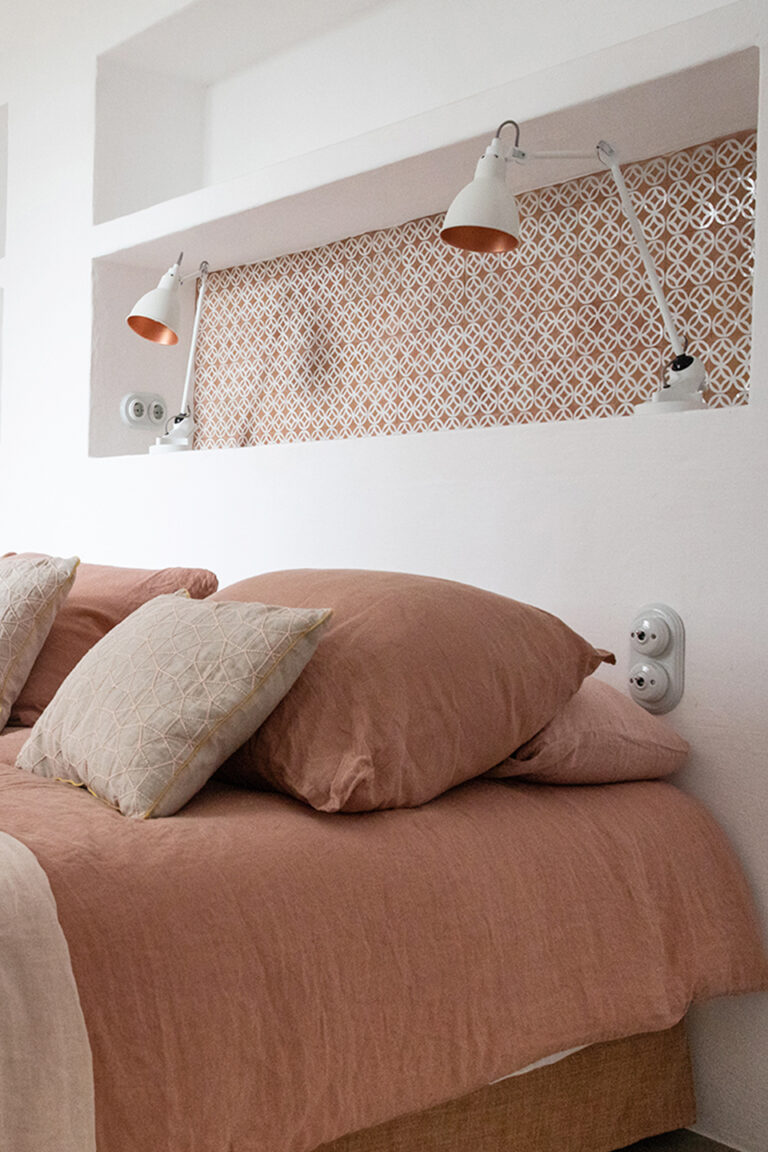 Es Bec d'Agila Karel Balas Ateliers Zelij Zelige Zellige Tiles natural naturel chambre room interior design linens cozy masha collection